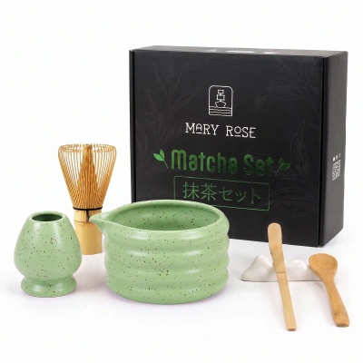 Coffret cadeau : accessoires pour préparer le thé matcha