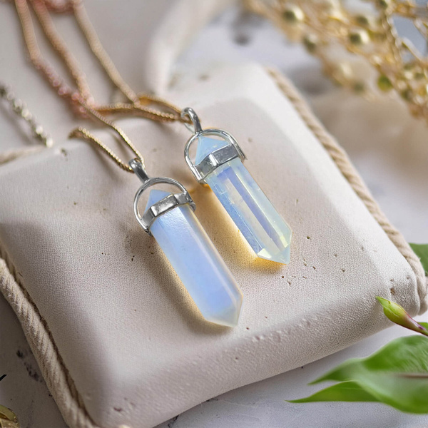 Pendentif en opalite dans un sachet + chaîne