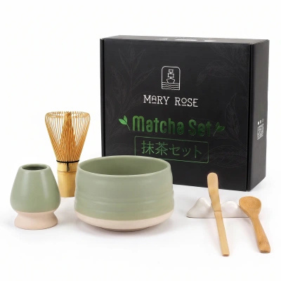Coffret cadeau : accessoires pour préparer le thé matcha