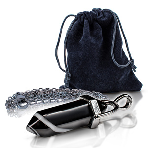 Pendentif en agate noire dans un sachet + chaîne