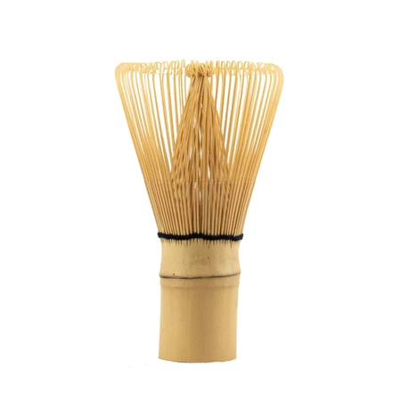 Ensemble d'accessoires en bambou pour le thé matcha : un fouet chasen, une spatule chashaku et une cuillère
